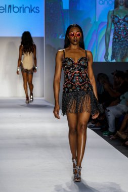 Melek Brinks 2018 koleksiyonu 