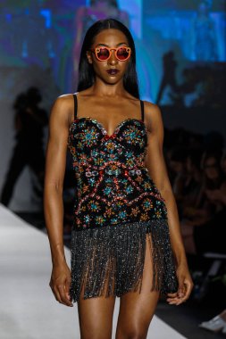 Melek Brinks 2018 koleksiyonu 