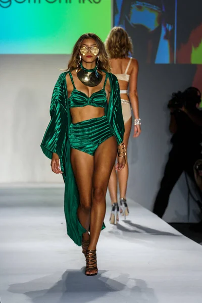 Melek Brinks 2018 koleksiyonu 