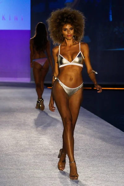 W South Beach de ıslak güverte