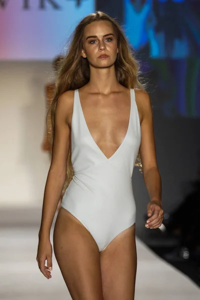 Colección SWIMMIAMI TAVIK 2018 —  Fotos de Stock