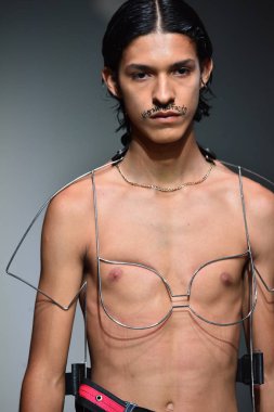  Sanchez-Kane gösterisi sırasında Nyfw