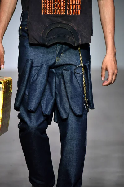  Sanchez-Kane gösterisi sırasında Nyfw