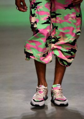 Ev sahibi gösterisi sırasında Nyfw