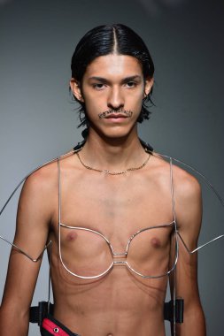  Sanchez-Kane gösterisi sırasında Nyfw