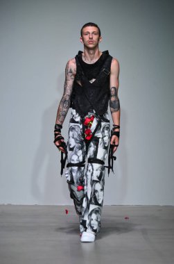  Sanchez-Kane gösterisi sırasında Nyfw