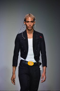  Sanchez-Kane gösterisi sırasında Nyfw