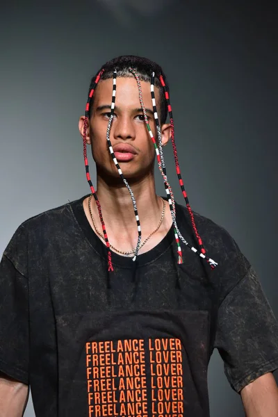  Sanchez-Kane gösterisi sırasında Nyfw