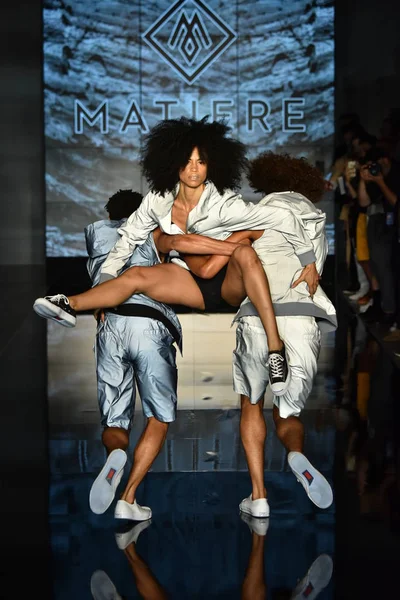 Işıklık Clarkson Sq