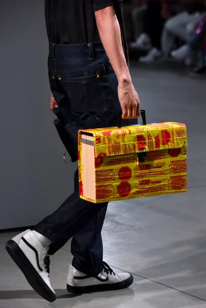  Sanchez-Kane gösterisi sırasında Nyfw