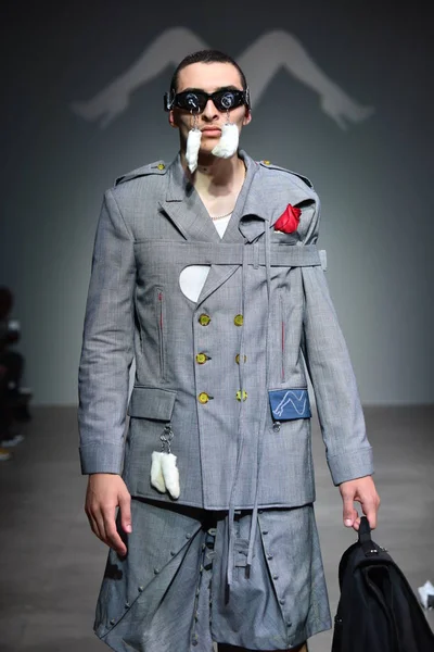  Sanchez-Kane gösterisi sırasında Nyfw