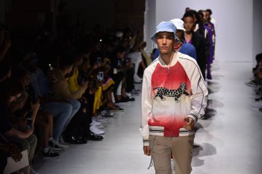 Bahar koleksiyonu ışıklık Clarkson SQ