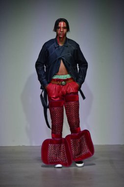  Sanchez-Kane gösterisi sırasında Nyfw