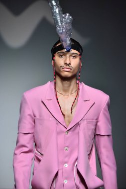  Sanchez-Kane gösterisi sırasında Nyfw