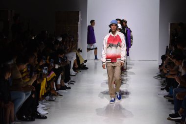 Bahar koleksiyonu ışıklık Clarkson SQ