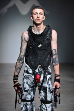  Sanchez-Kane gösterisi sırasında Nyfw