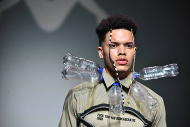  Sanchez-Kane gösterisi sırasında Nyfw
