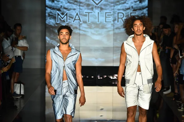 Işıklık Clarkson Sq