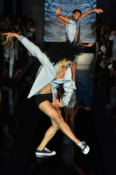 Işıklık Clarkson Sq