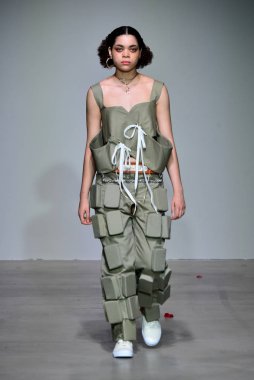  Sanchez-Kane gösterisi sırasında Nyfw