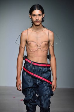 Sanchez-Kane gösterisi sırasında Nyfw