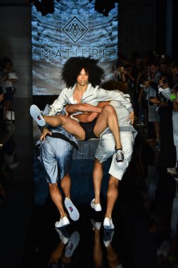 Işıklık Clarkson Sq