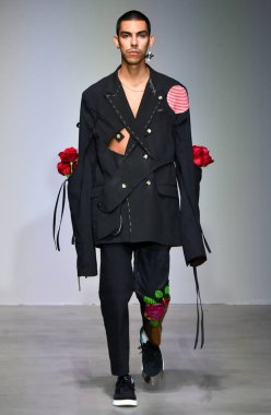 Sanchez-Kane gösterisi sırasında Nyfw
