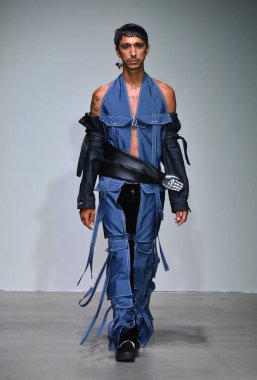  Sanchez-Kane gösterisi sırasında Nyfw