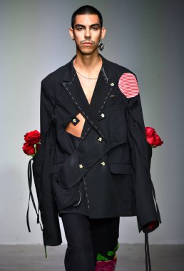  Sanchez-Kane gösterisi sırasında Nyfw