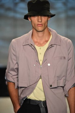 Işıklık Clarkson Sq