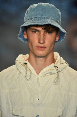 Işıklık Clarkson Sq