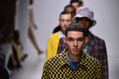 Bahar koleksiyonu ışıklık Clarkson SQ