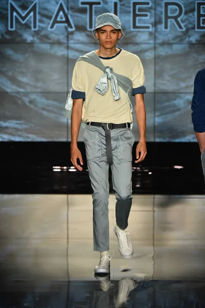 Matiere gösterisi sırasında Nyfw