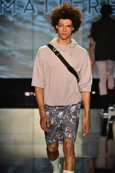 Matiere gösterisi sırasında Nyfw