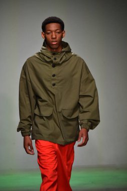 Ev sahibi gösterisi sırasında Nyfw