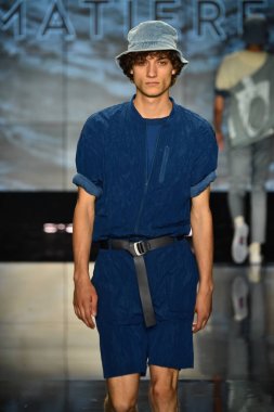 Işıklık Clarkson Sq