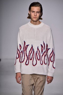 Bahar koleksiyonu ışıklık Clarkson SQ