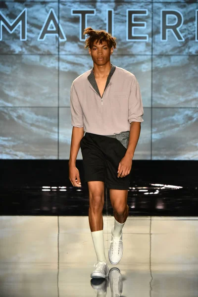 Işıklık Clarkson Sq