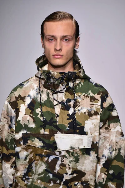 Bahar koleksiyonu ışıklık Clarkson SQ