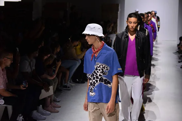 Bahar koleksiyonu ışıklık Clarkson SQ