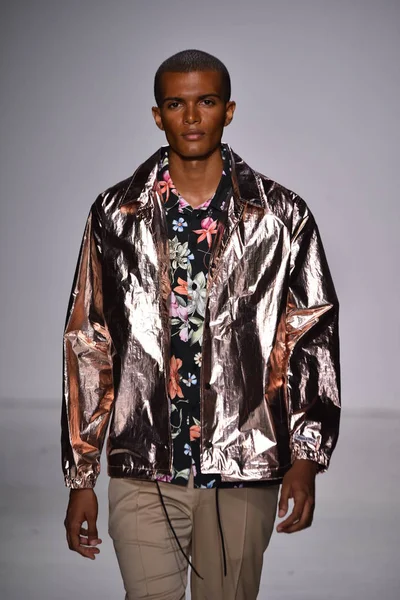 Bahar koleksiyonu ışıklık Clarkson SQ