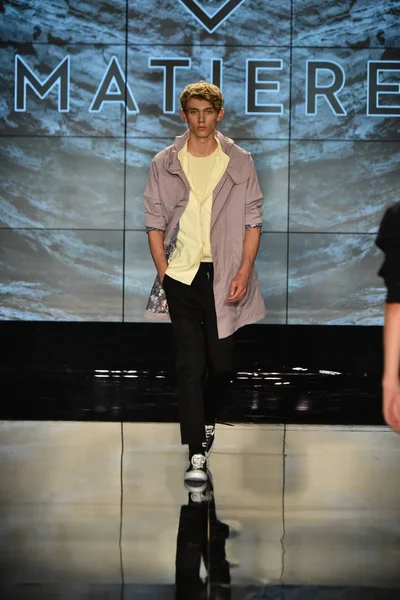 Işıklık Clarkson Sq