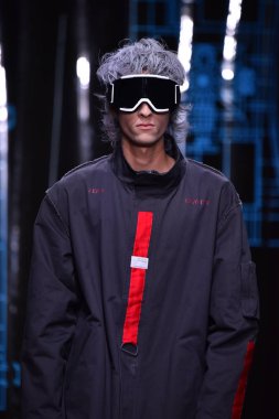 C2h4 gösterisi sırasında Nyfw