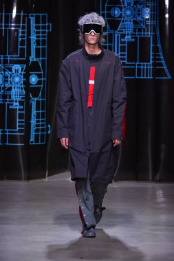 C2h4 gösterisi sırasında Nyfw