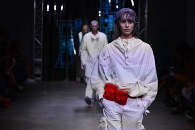 C2h4 gösterisi sırasında Nyfw