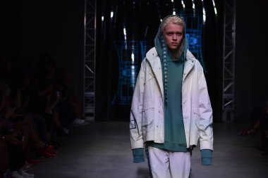 C2h4 gösterisi sırasında Nyfw
