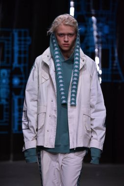 C2h4 gösterisi sırasında Nyfw