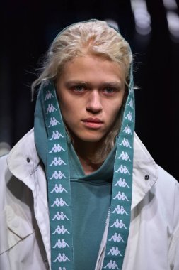C2h4 gösterisi sırasında Nyfw