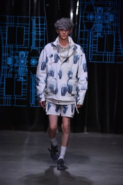 C2h4 gösterisi sırasında Nyfw