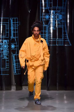 C2h4 gösterisi sırasında Nyfw